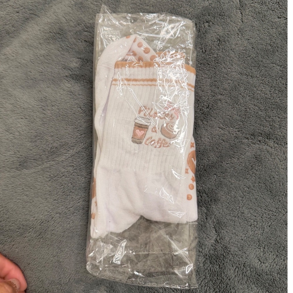 Yoga Grip Socks Women OS White Pilates & Coffee Yoga Lagree Crew - Picture 4 of 4